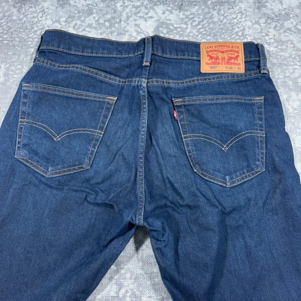 Levi's 505 Regular Fit Jeans Mens 34x32 Dark Wash Indigo Straight Leg Classic